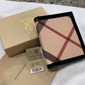 BURBERRY Super Nova Check Notebook brand new